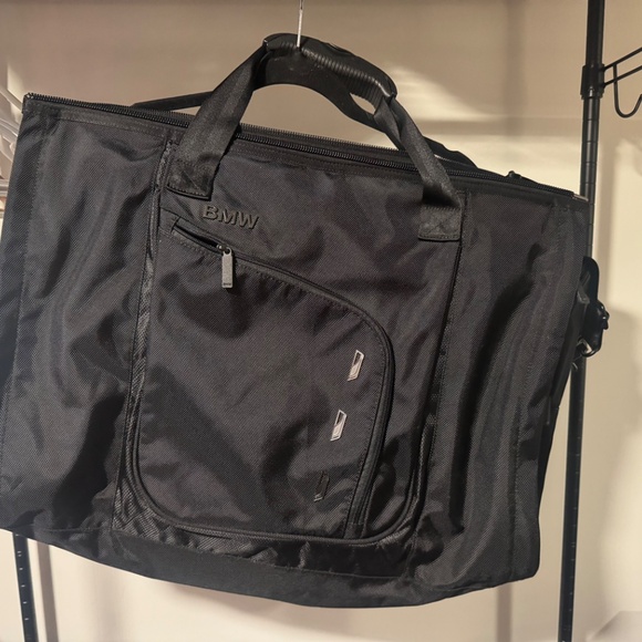 BMW Lifestyle Duffle Suit Bag Luggage European Luxury Garment Duffel - Picture 7 of 7